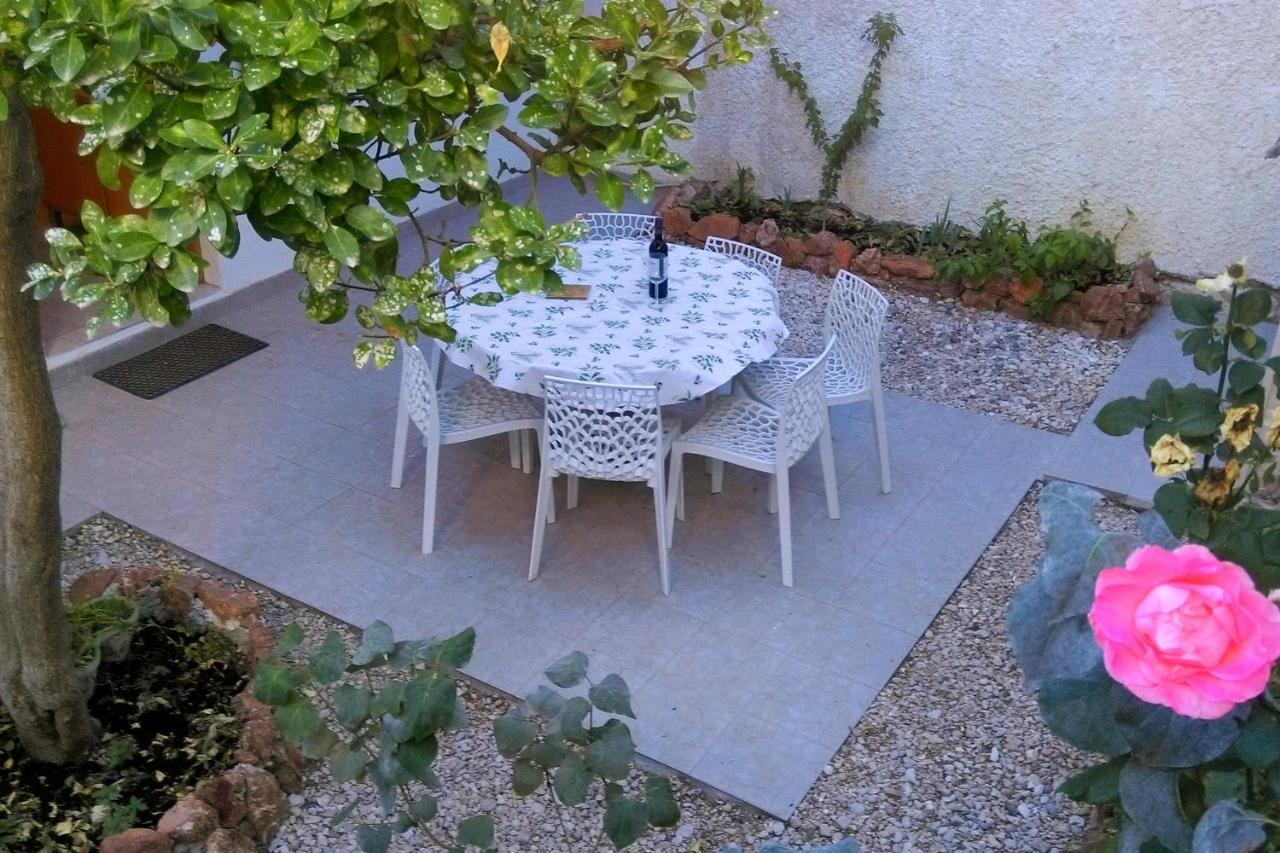 Apartments With A Parking Space Bol, Brac - 4658 Exterior foto